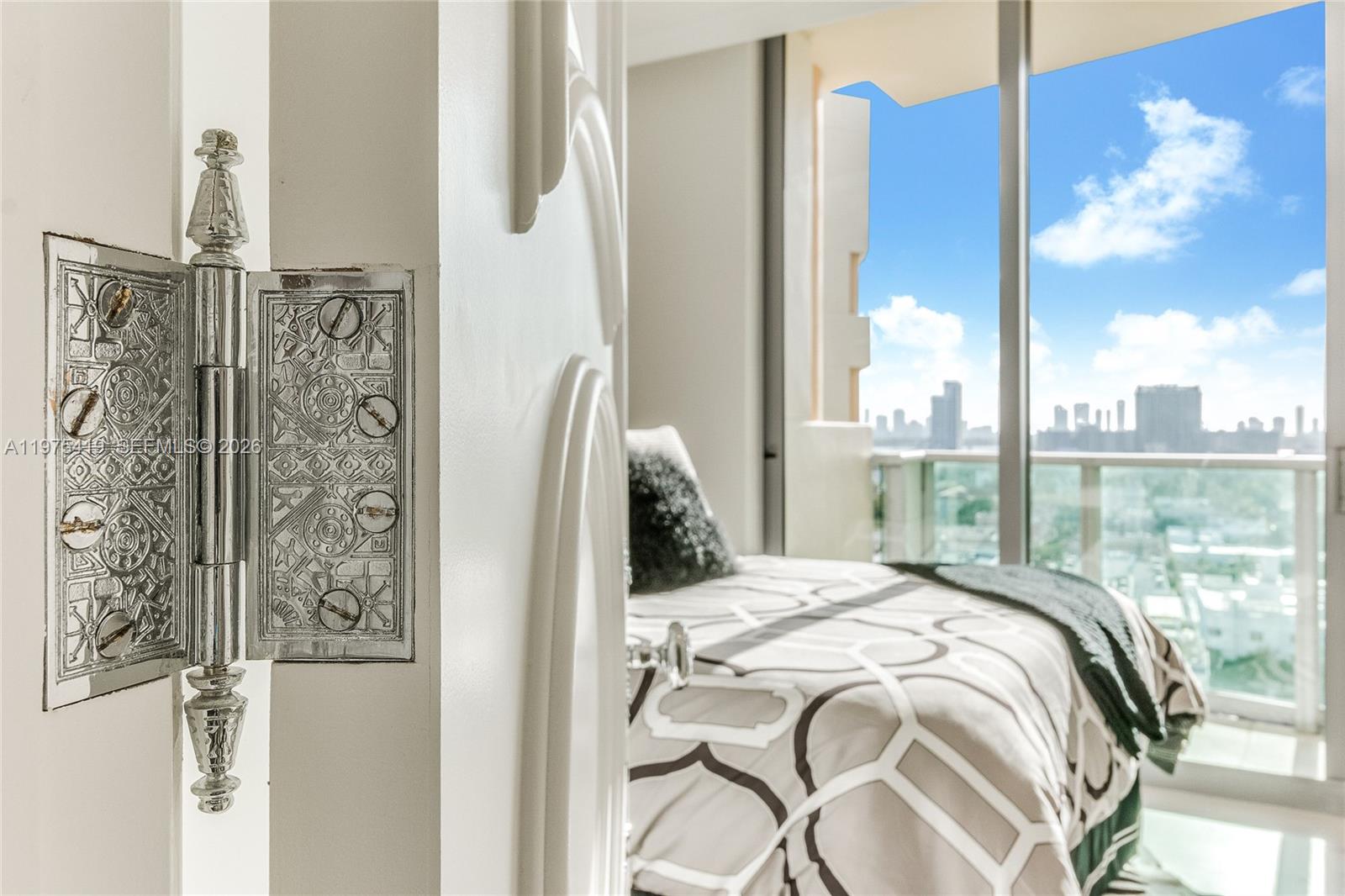 1455 Ocean Dr #1607 Miami Beach, FL 33139