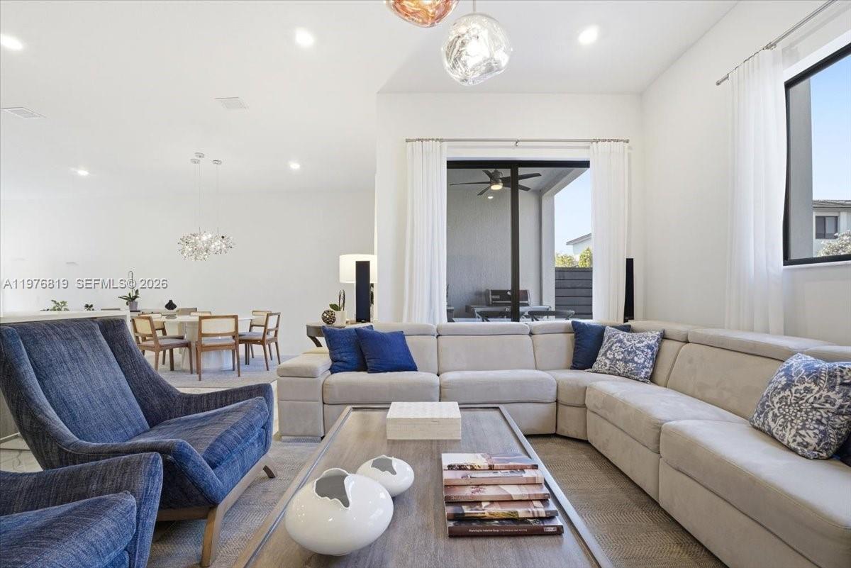 12060 SW 82nd Pl Miami, FL 33156