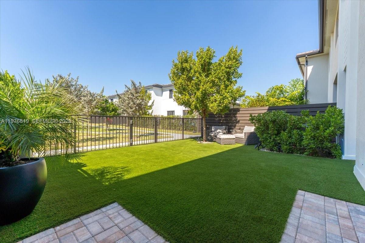 12060 SW 82nd Pl Miami, FL 33156