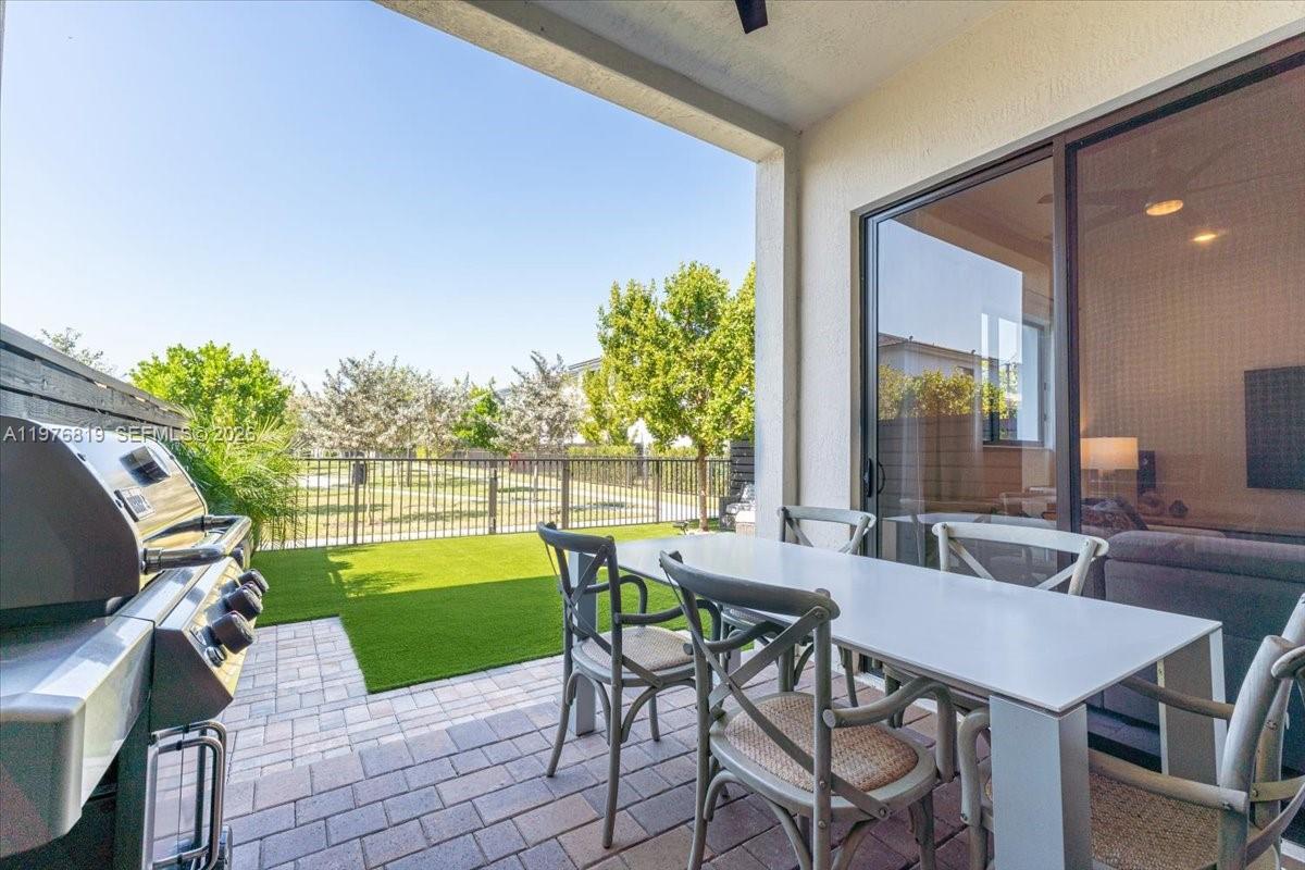 12060 SW 82nd Pl Miami, FL 33156