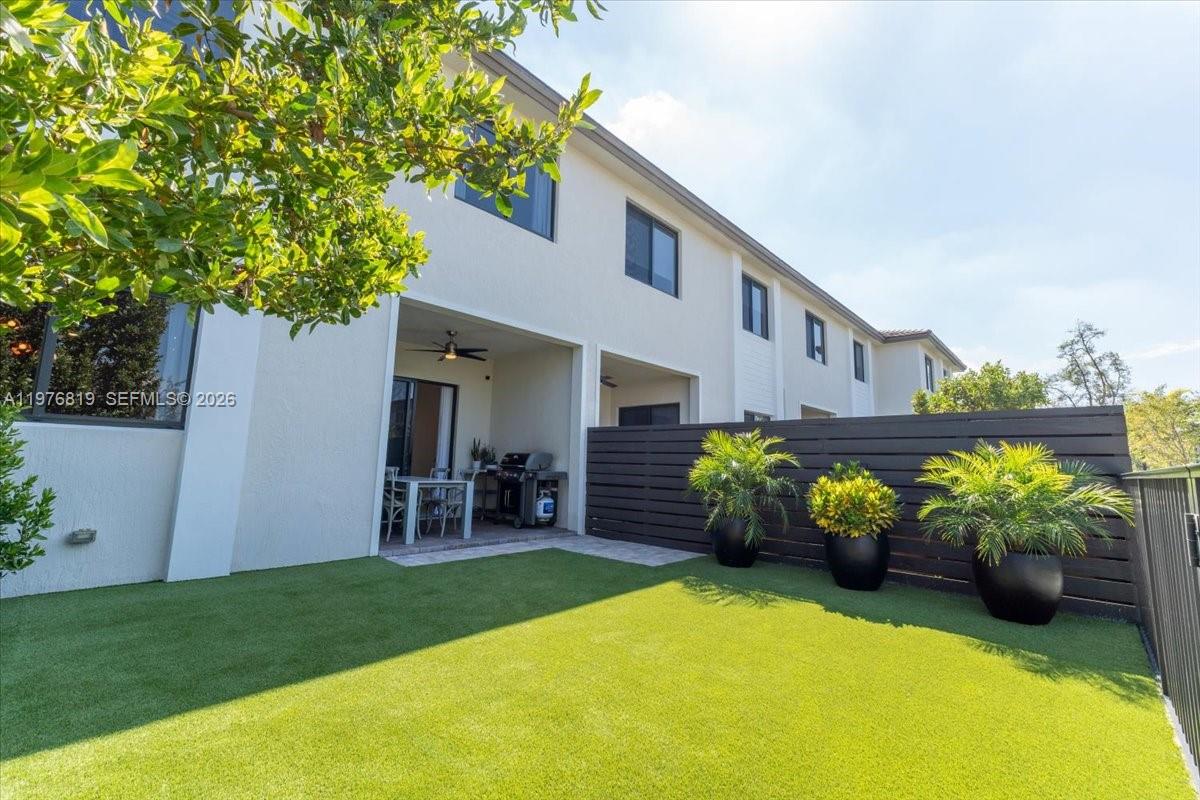 12060 SW 82nd Pl Miami, FL 33156