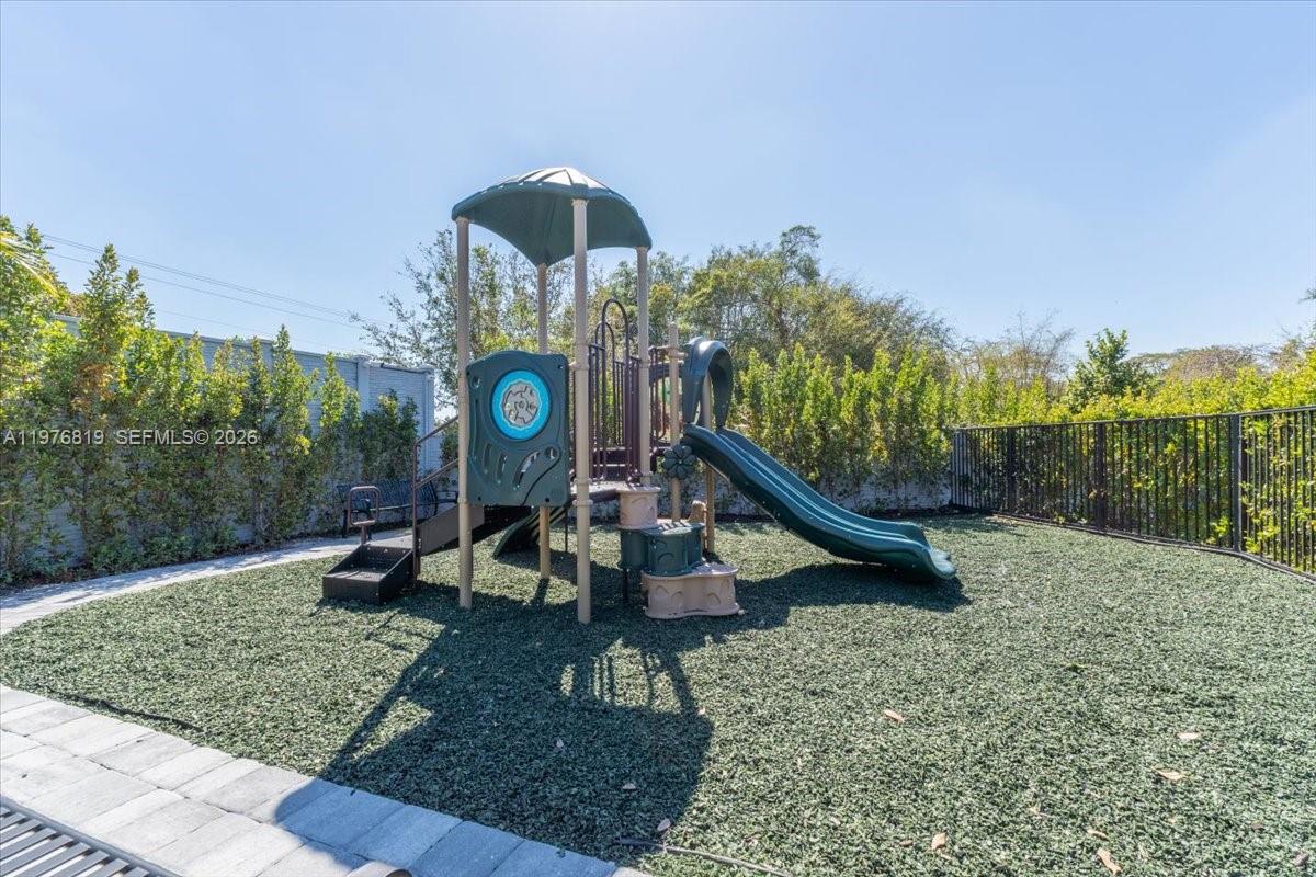 12060 SW 82nd Pl Miami, FL 33156