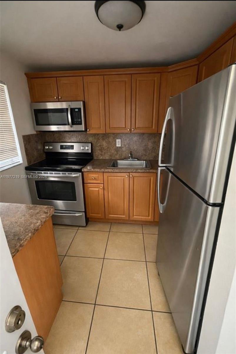 1735 W 60th St #M201