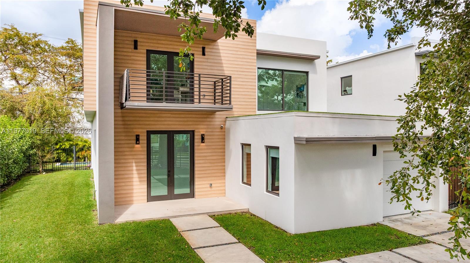 2225 SW 18th Ave Miami, FL 33145