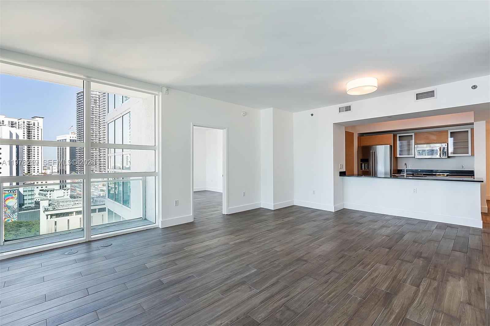 951 Brickell Ave #1711