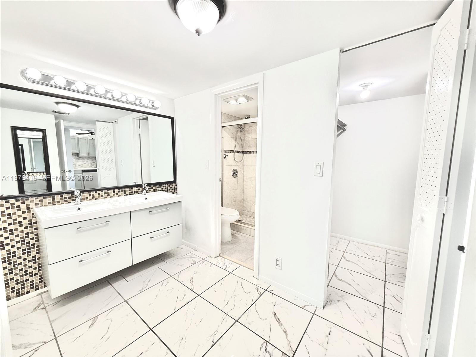 3301 N Country Clb Dr #106 Aventura, FL 33180