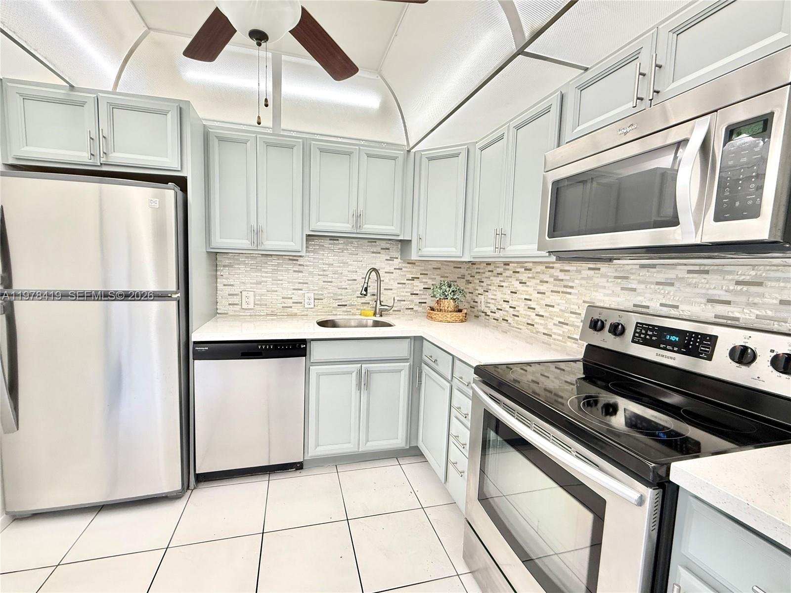 3301 N Country Clb Dr #106 Aventura, FL 33180