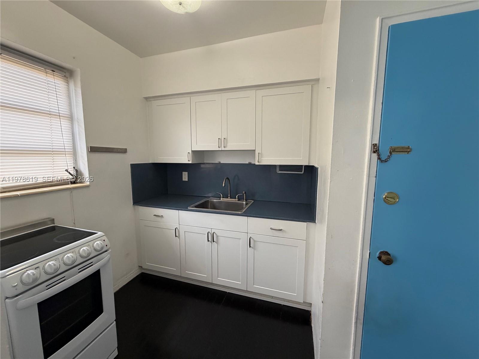 4730 Pine Tree Dr #11 Miami Beach, FL 33140