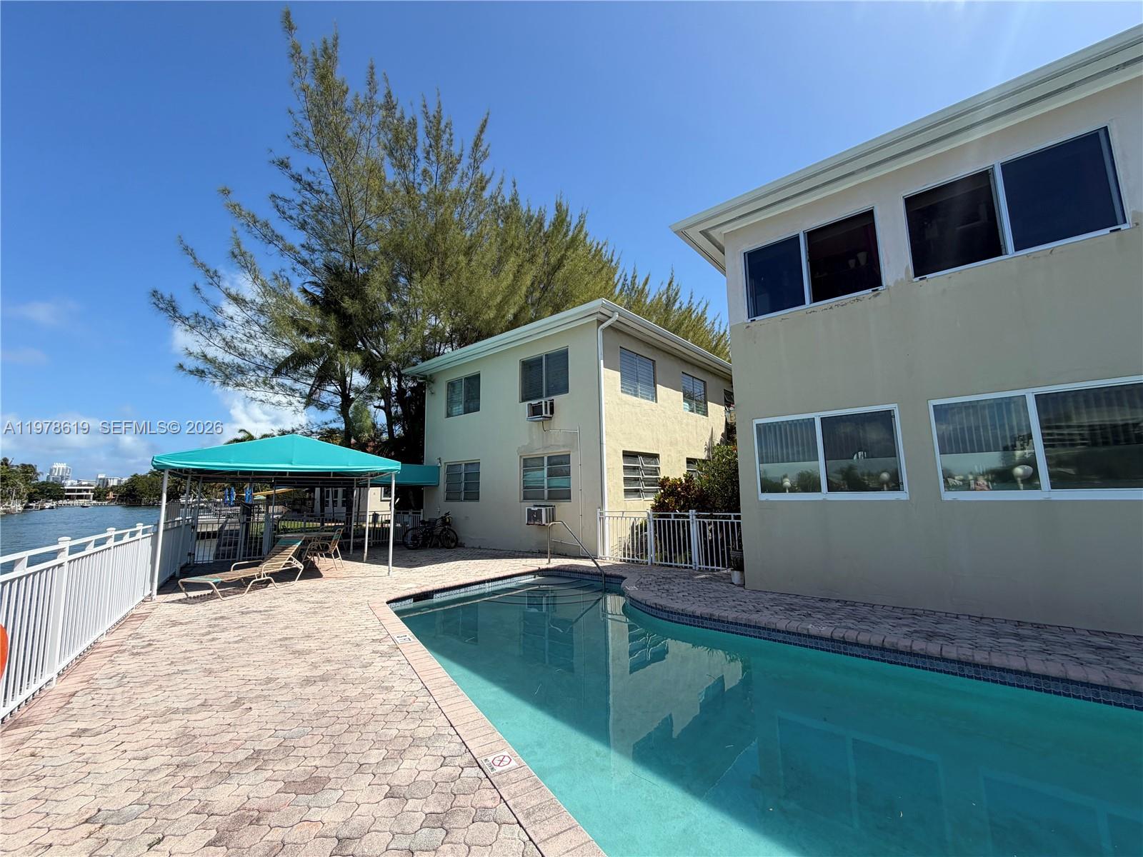 4730 Pine Tree Dr #11 Miami Beach, FL 33140