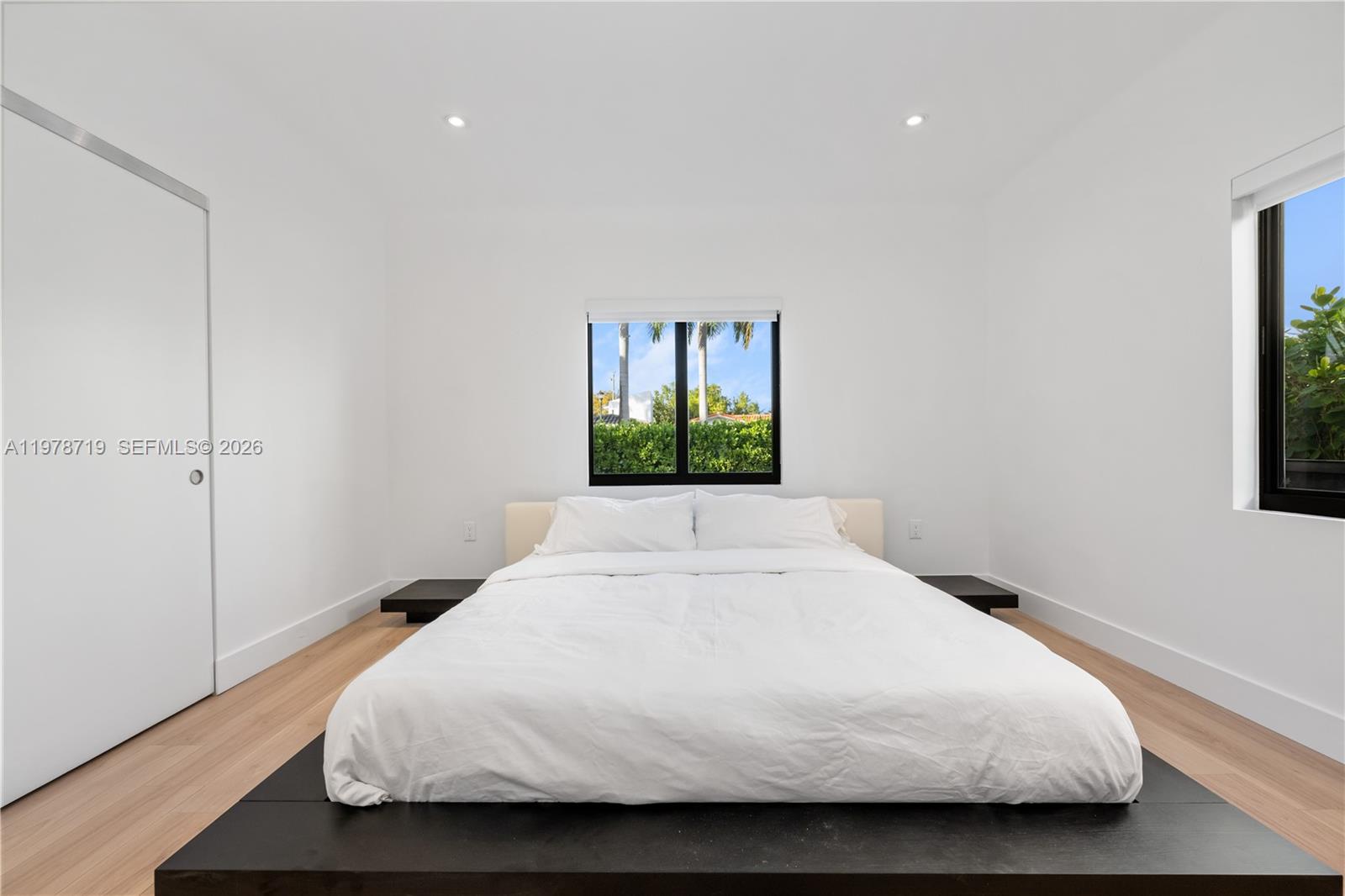 900 W 47th Ct Miami Beach, FL 33140