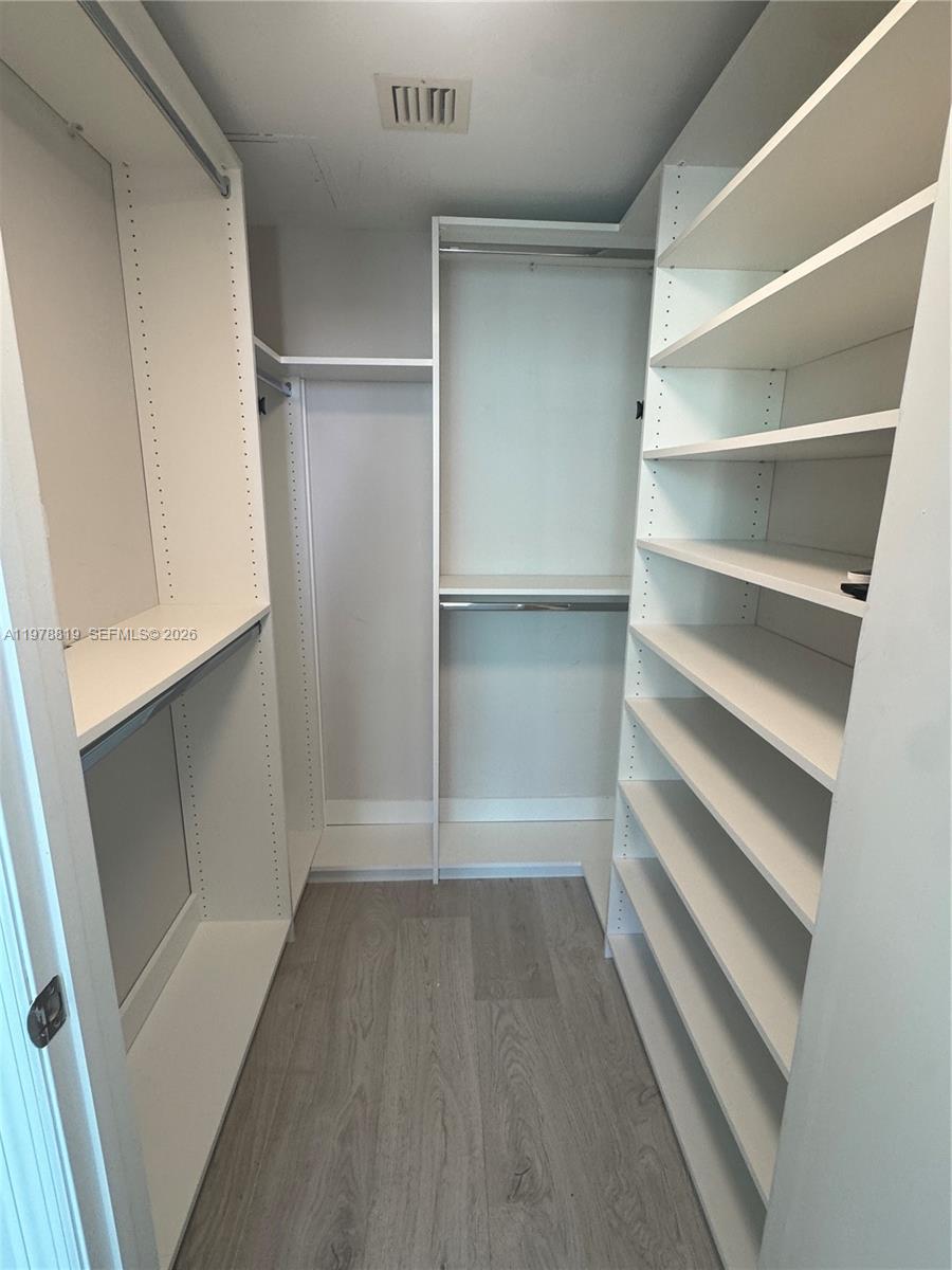 image 500 Brickell East11