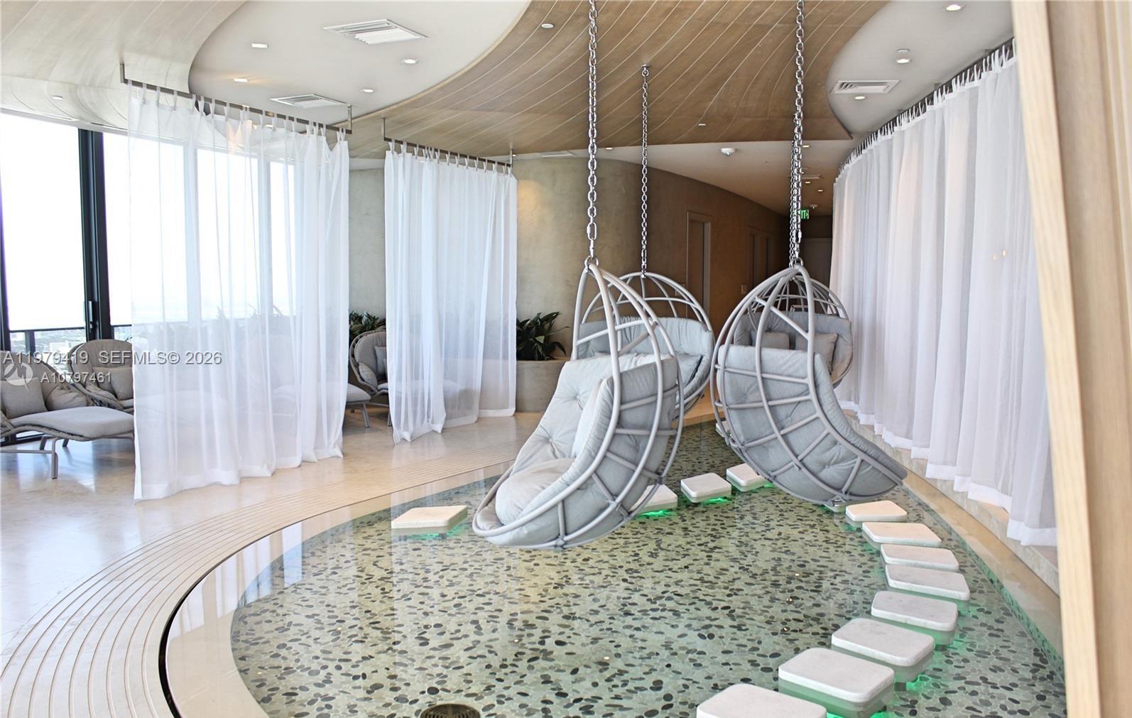 1000 Brickell Plz Miami, FL 33131