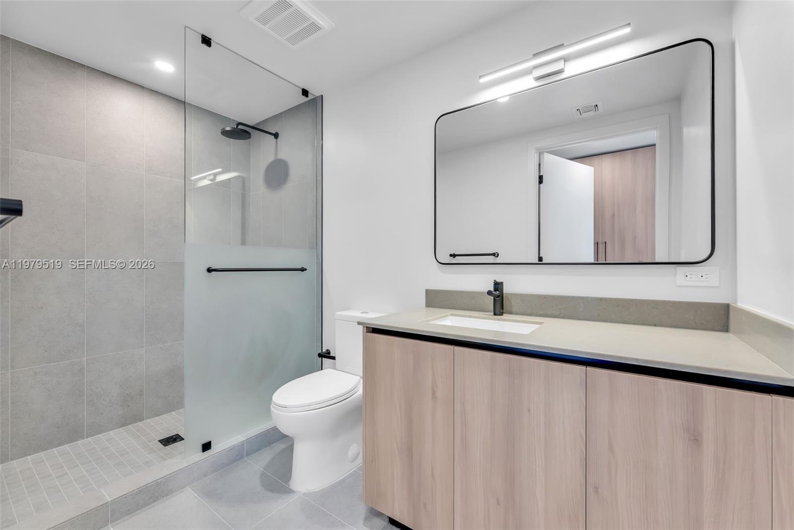 image 501 FIRST Residences12