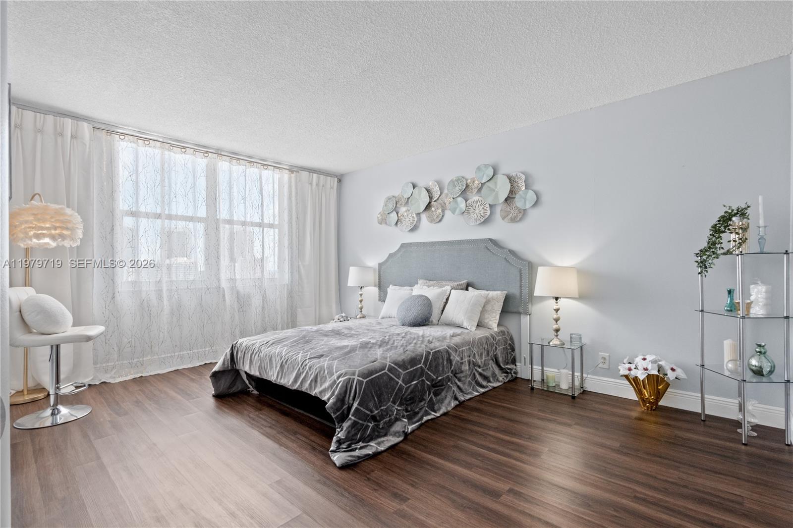 427 Golden Isles Dr #11H Hallandale Beach, FL 33009