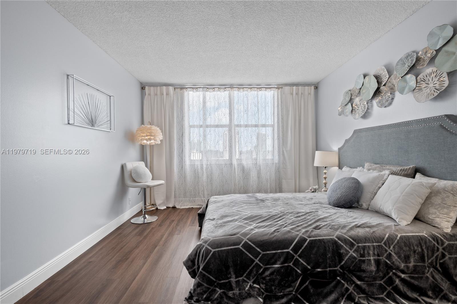 427 Golden Isles Dr #11H Hallandale Beach, FL 33009