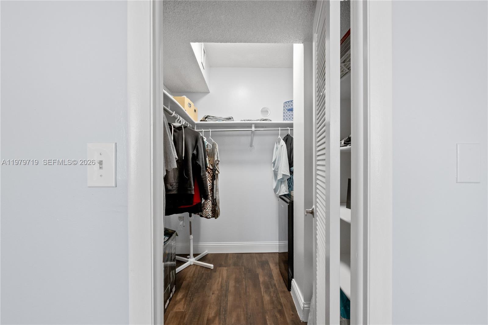 427 Golden Isles Dr #11H Hallandale Beach, FL 33009