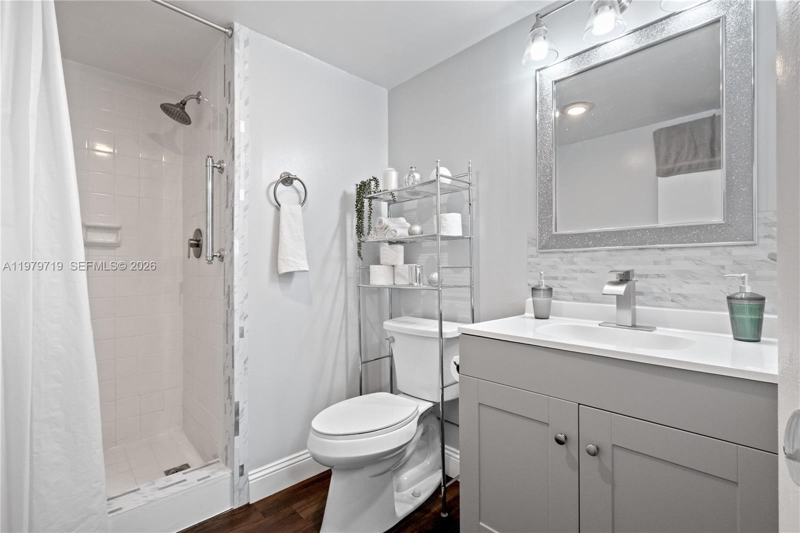 427 Golden Isles Dr #11H Hallandale Beach, FL 33009