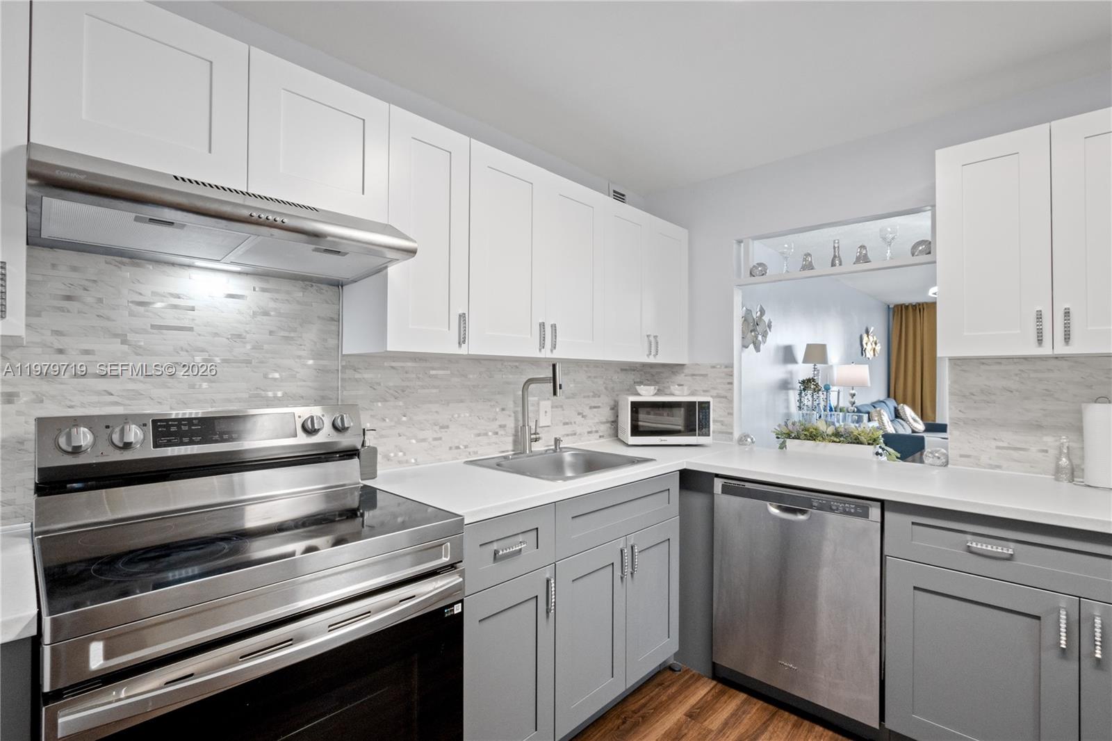 427 Golden Isles Dr #11H Hallandale Beach, FL 33009