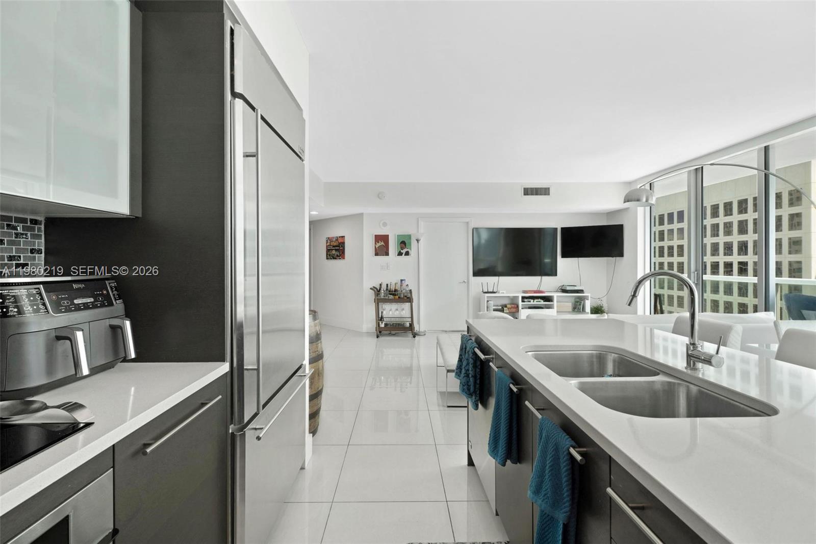 image 500 Brickell West6