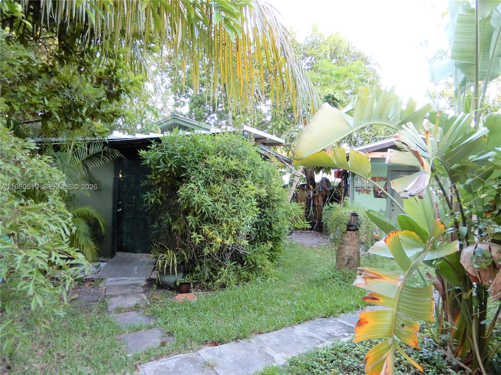 19901 SW 92nd Ave Cutler Bay, FL 33157