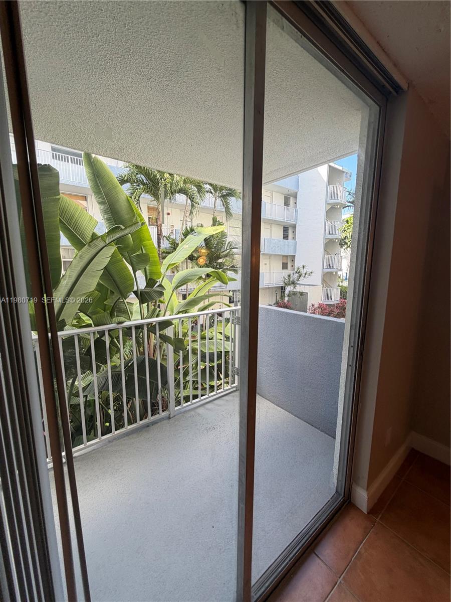 1801 S Treasure Dr #202 North Bay Village, FL 33141