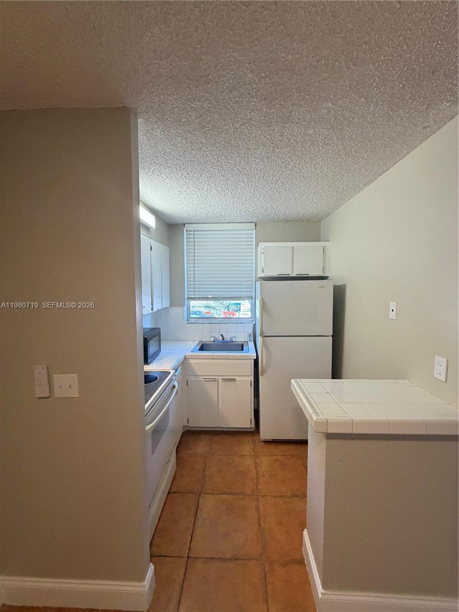 1801 S Treasure Dr #202 North Bay Village, FL 33141