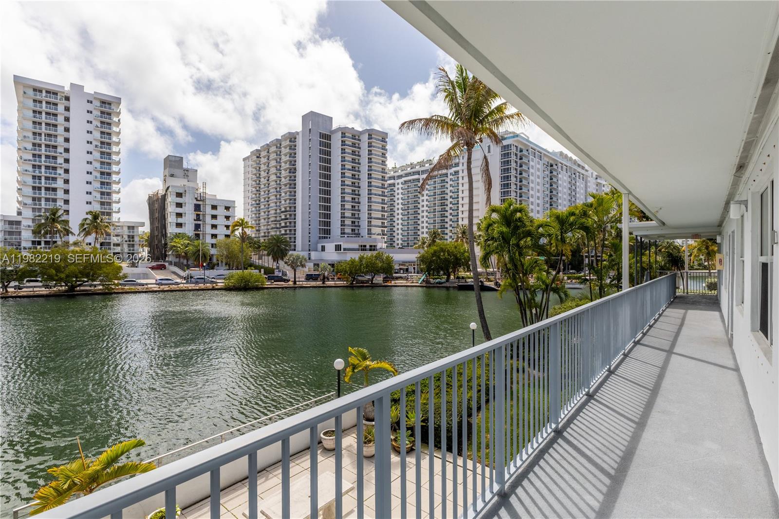 2445 Lake Pancoast Dr #J Miami Beach, FL 33140