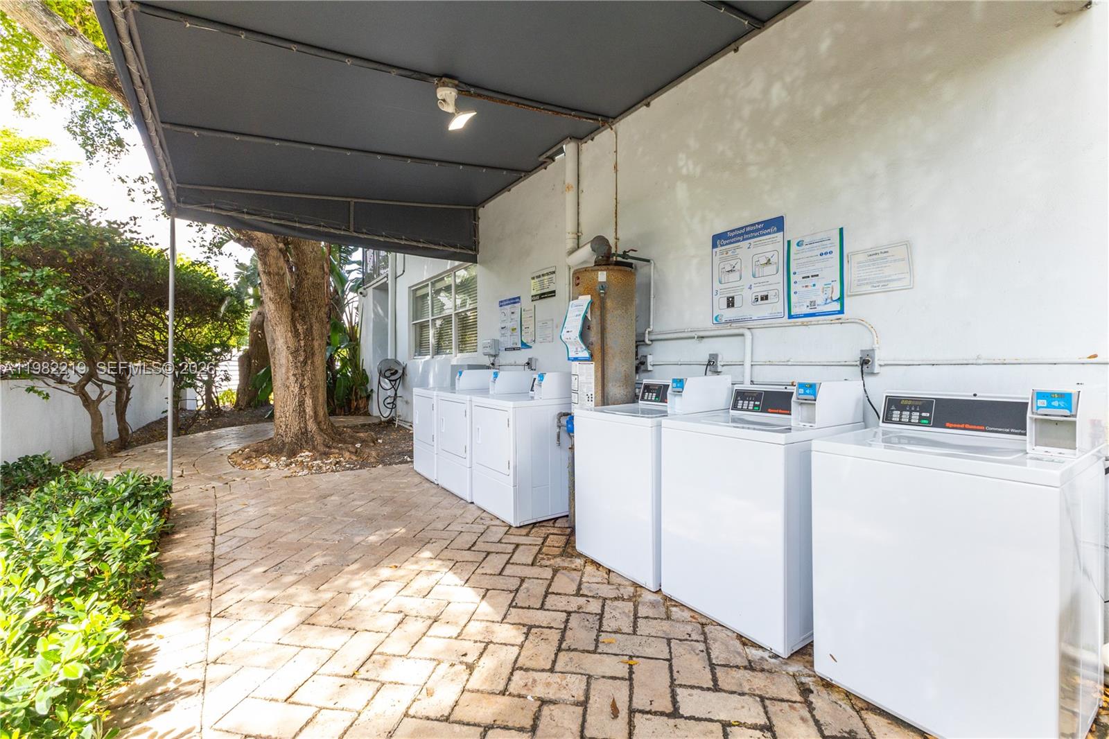 2445 Lake Pancoast Dr #J Miami Beach, FL 33140