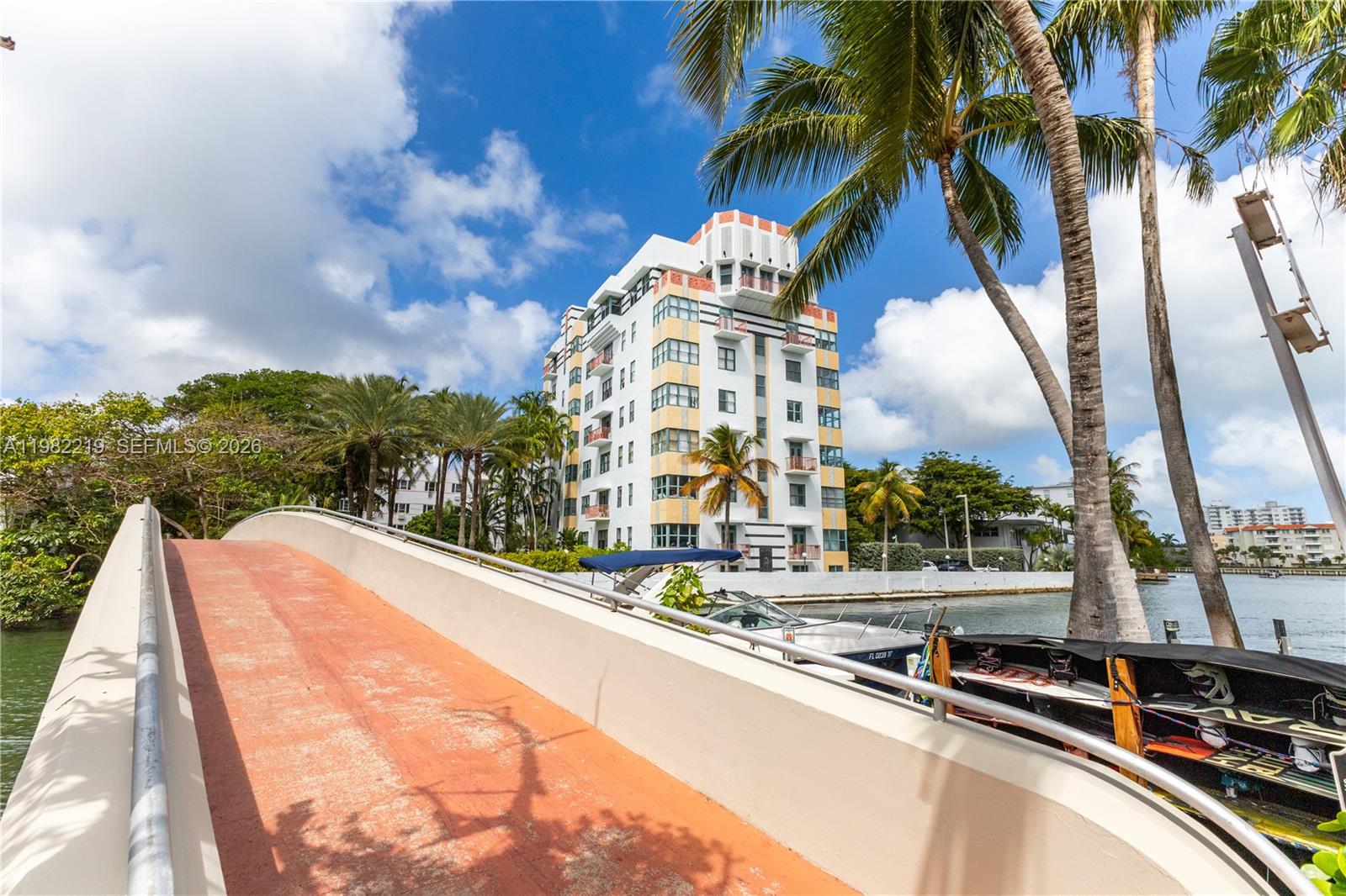 2445 Lake Pancoast Dr #J Miami Beach, FL 33140