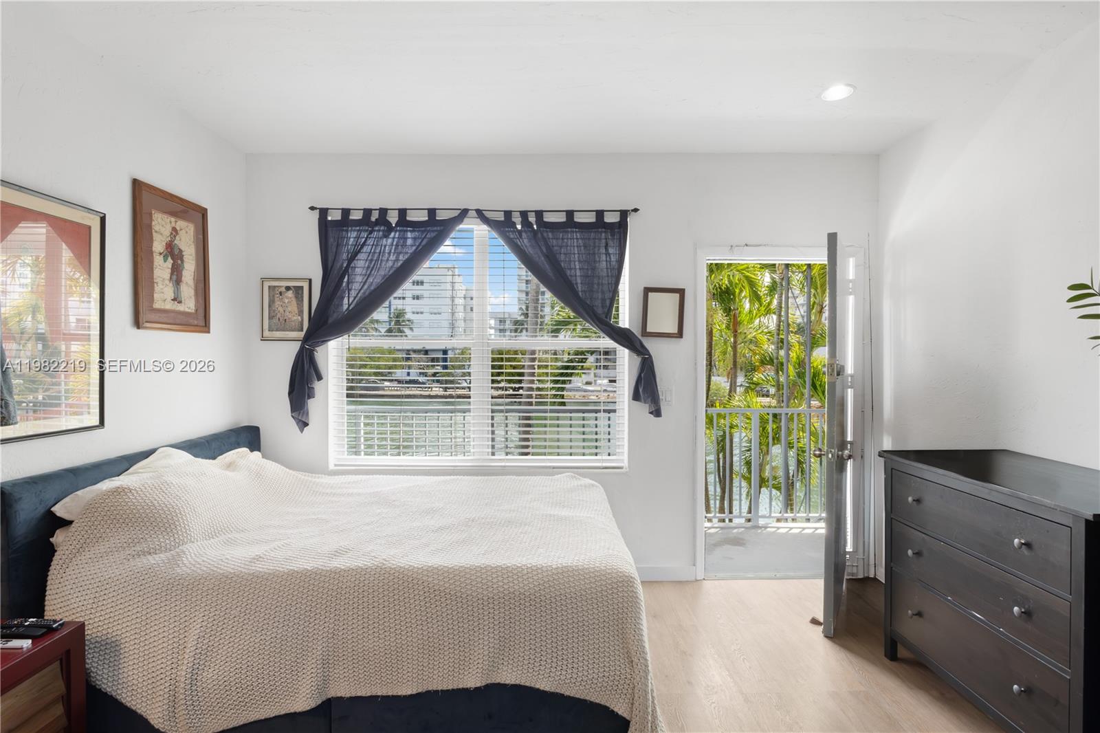 2445 Lake Pancoast Dr #J Miami Beach, FL 33140