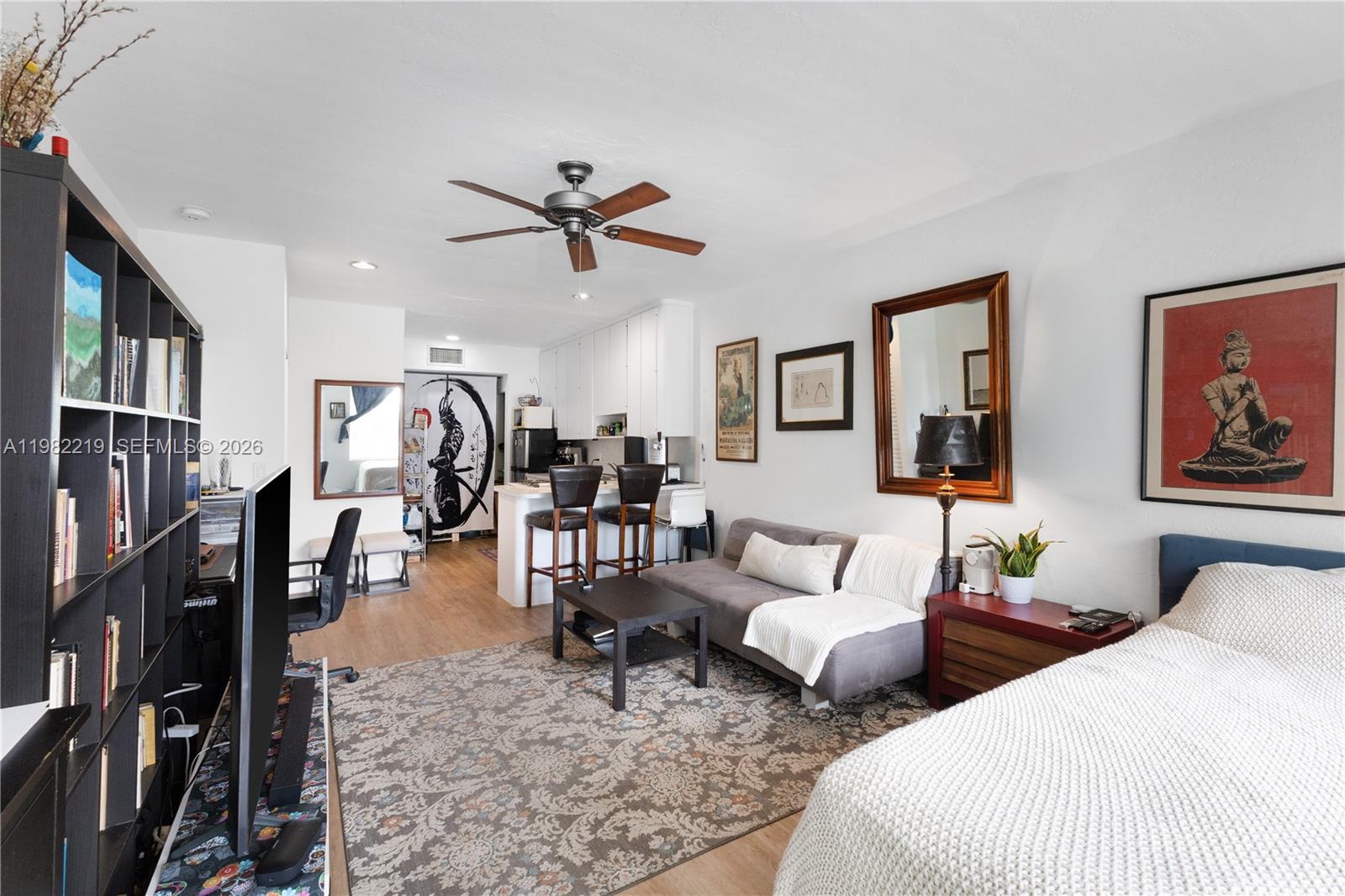 2445 Lake Pancoast Dr #J Miami Beach, FL 33140