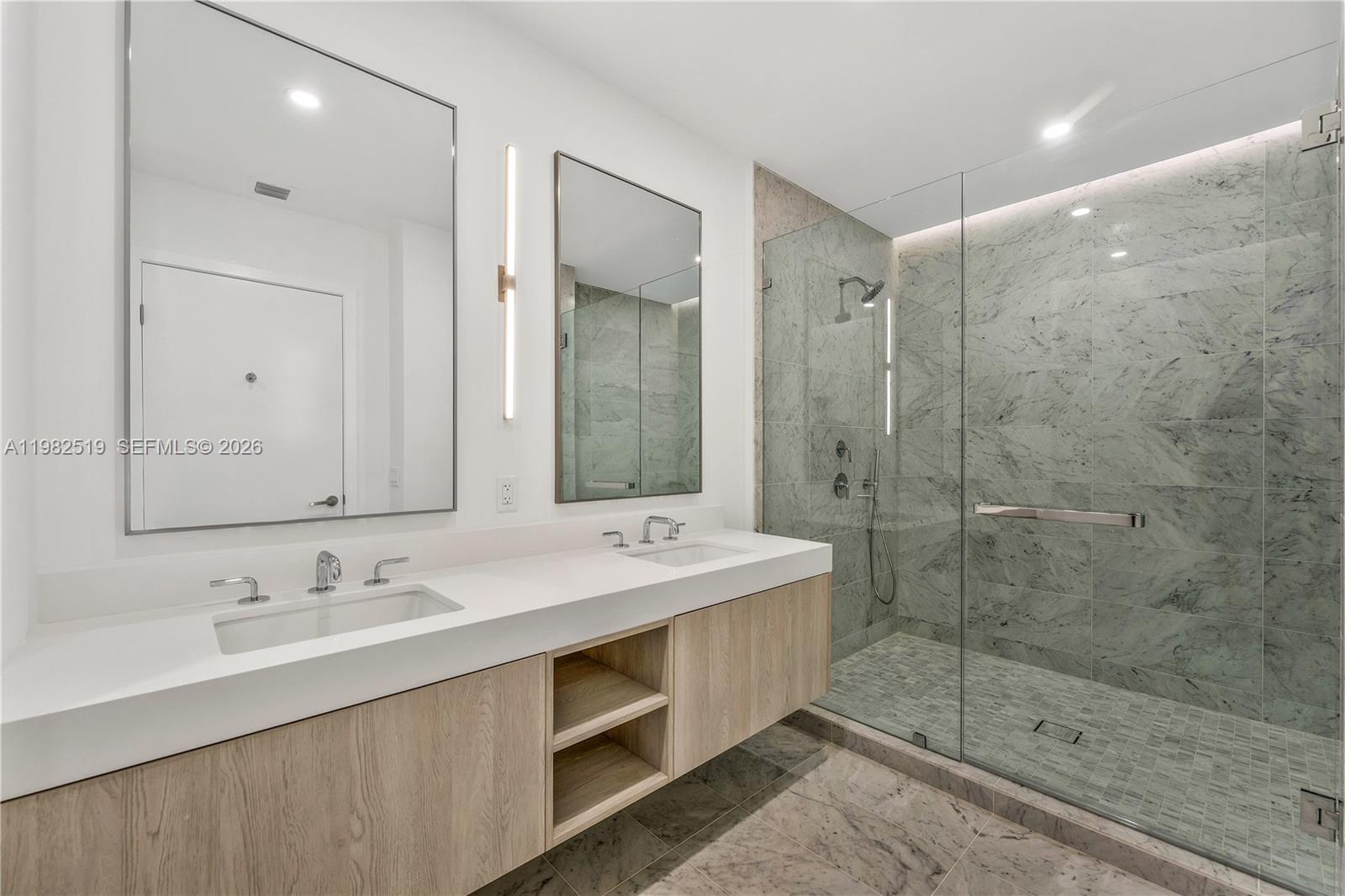 9201 E Bay Hbr Dr #804 Bay Harbor Islands, FL 33154