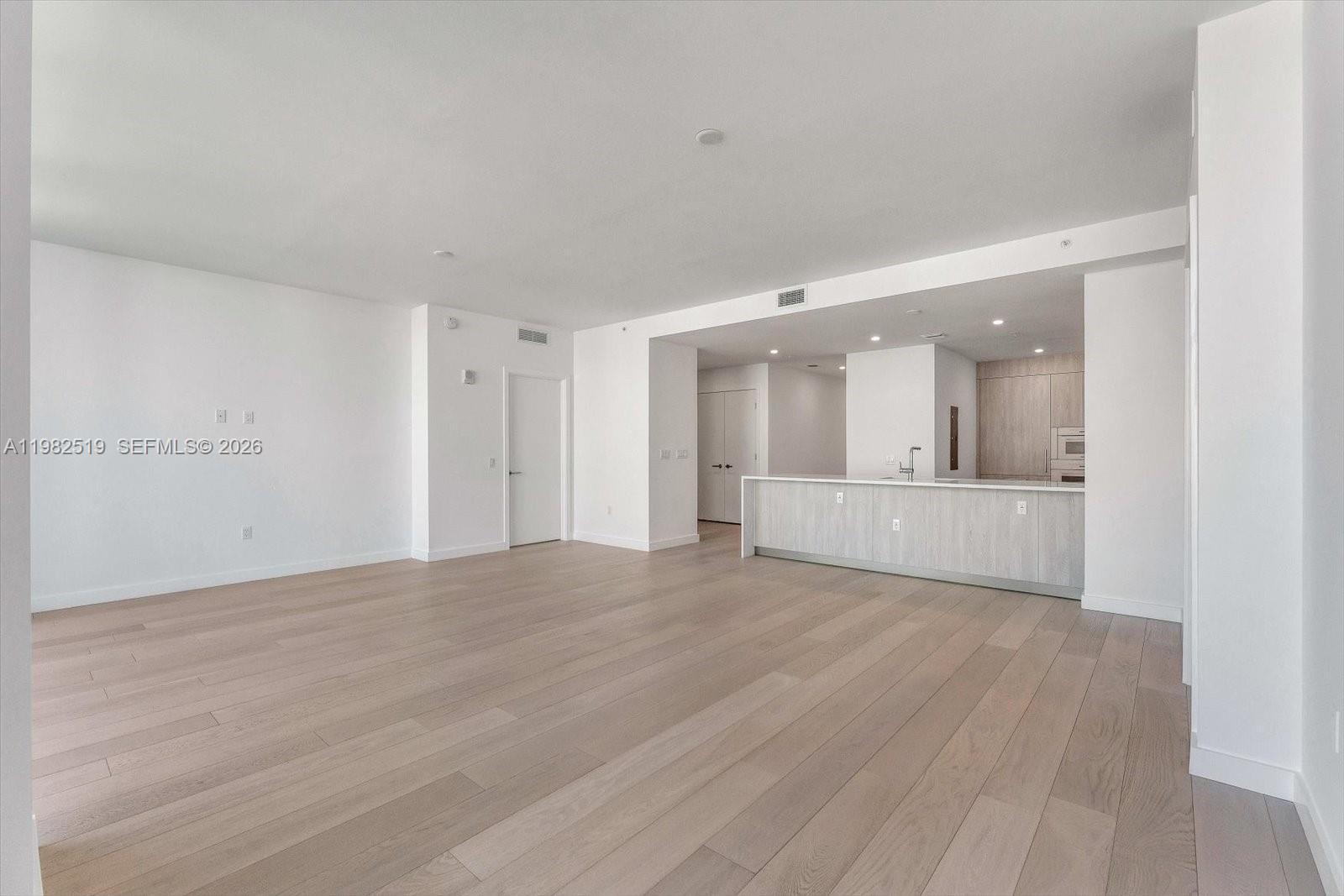 9201 E Bay Hbr Dr #804 Bay Harbor Islands, FL 33154