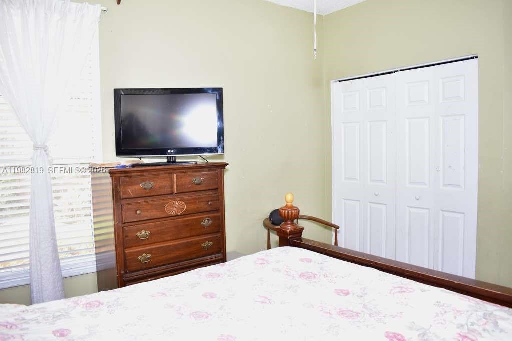 16319 SW 11th St Pembroke Pines, FL 33027