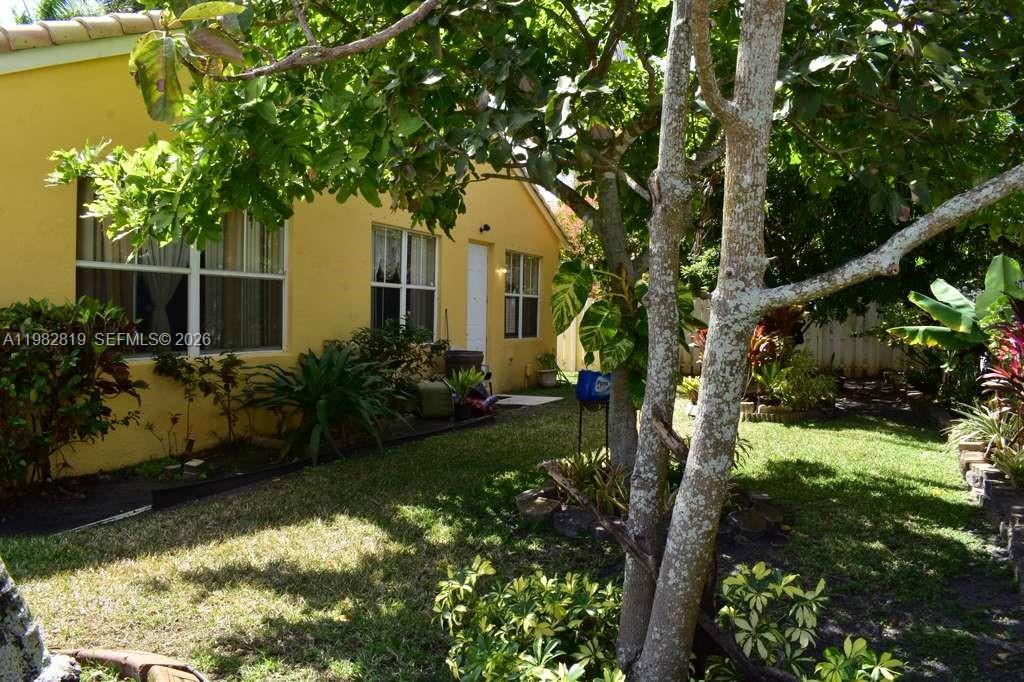 16319 SW 11th St Pembroke Pines, FL 33027