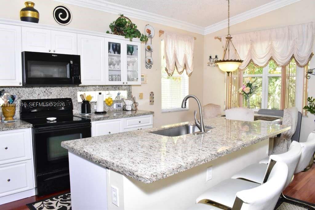 16319 SW 11th St Pembroke Pines, FL 33027