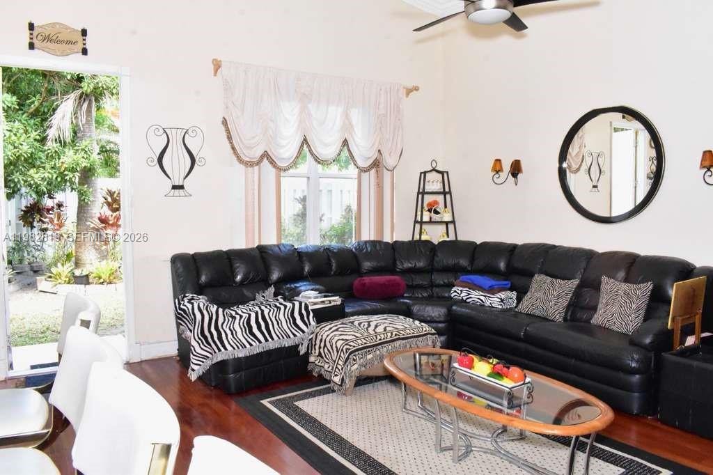 16319 SW 11th St Pembroke Pines, FL 33027