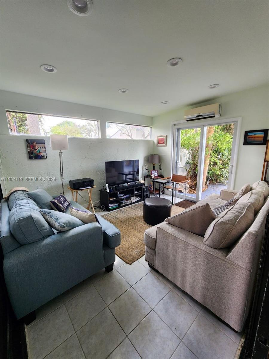 11712 SW 91st Ter Miami, FL 33186