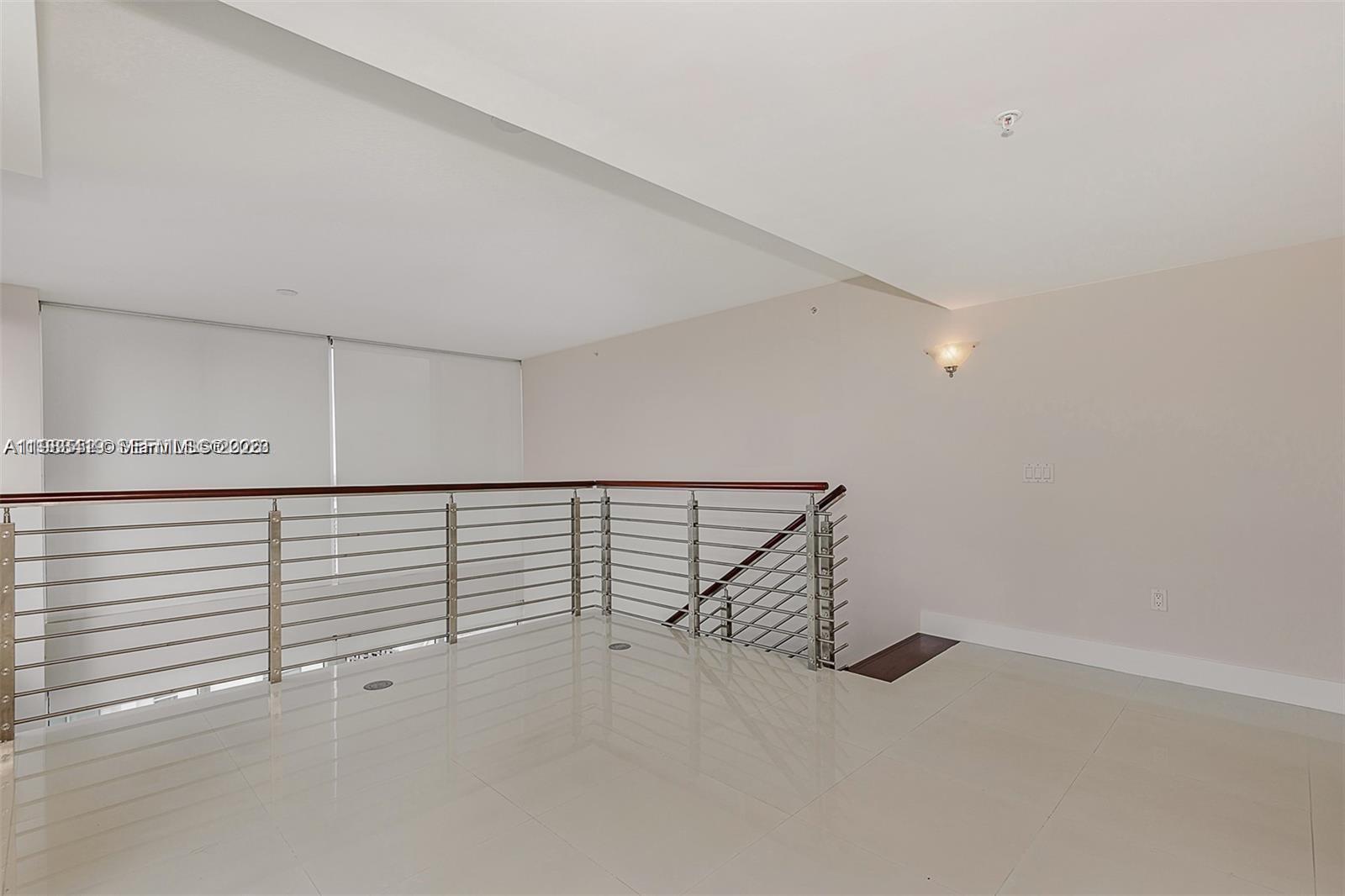 image Brickell on the River South11