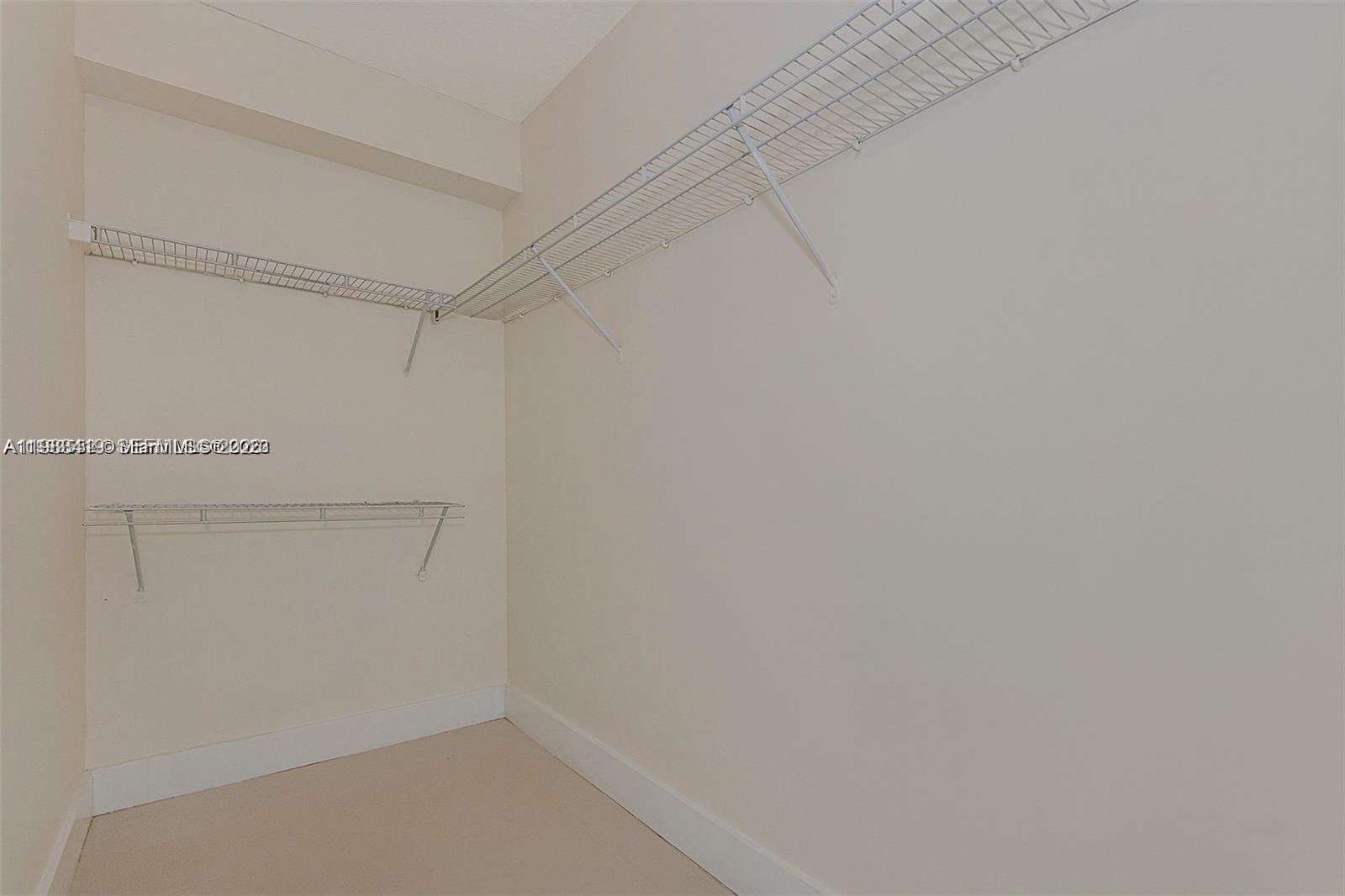 image Brickell on the River South14