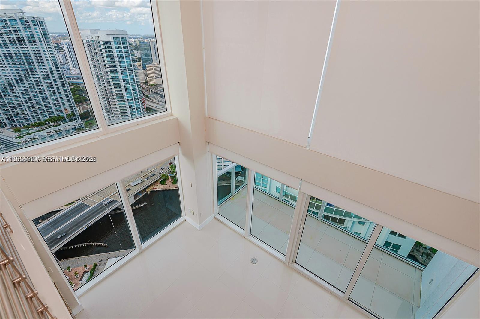 image Brickell on the River South17