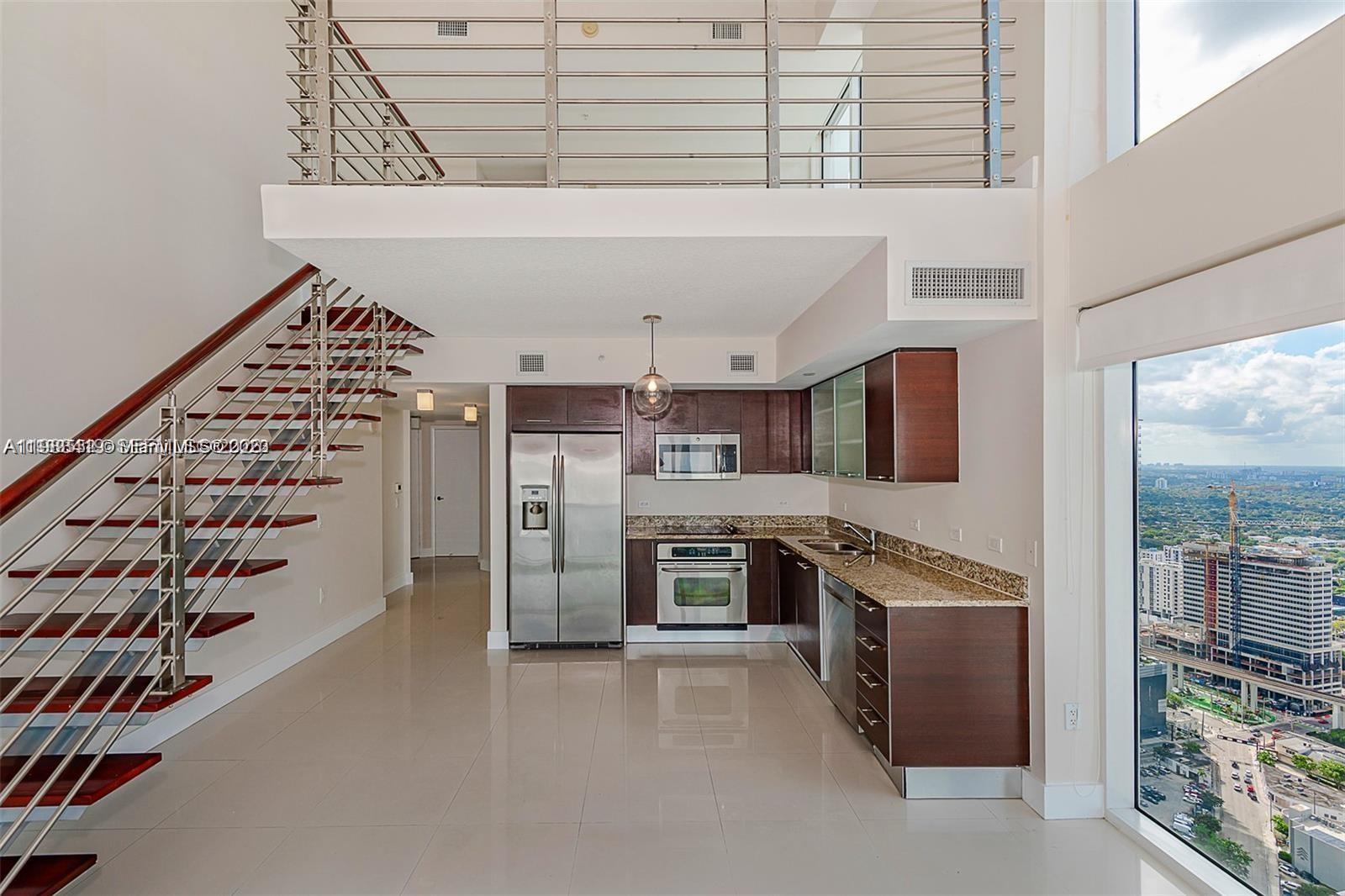 image Brickell on the River South1