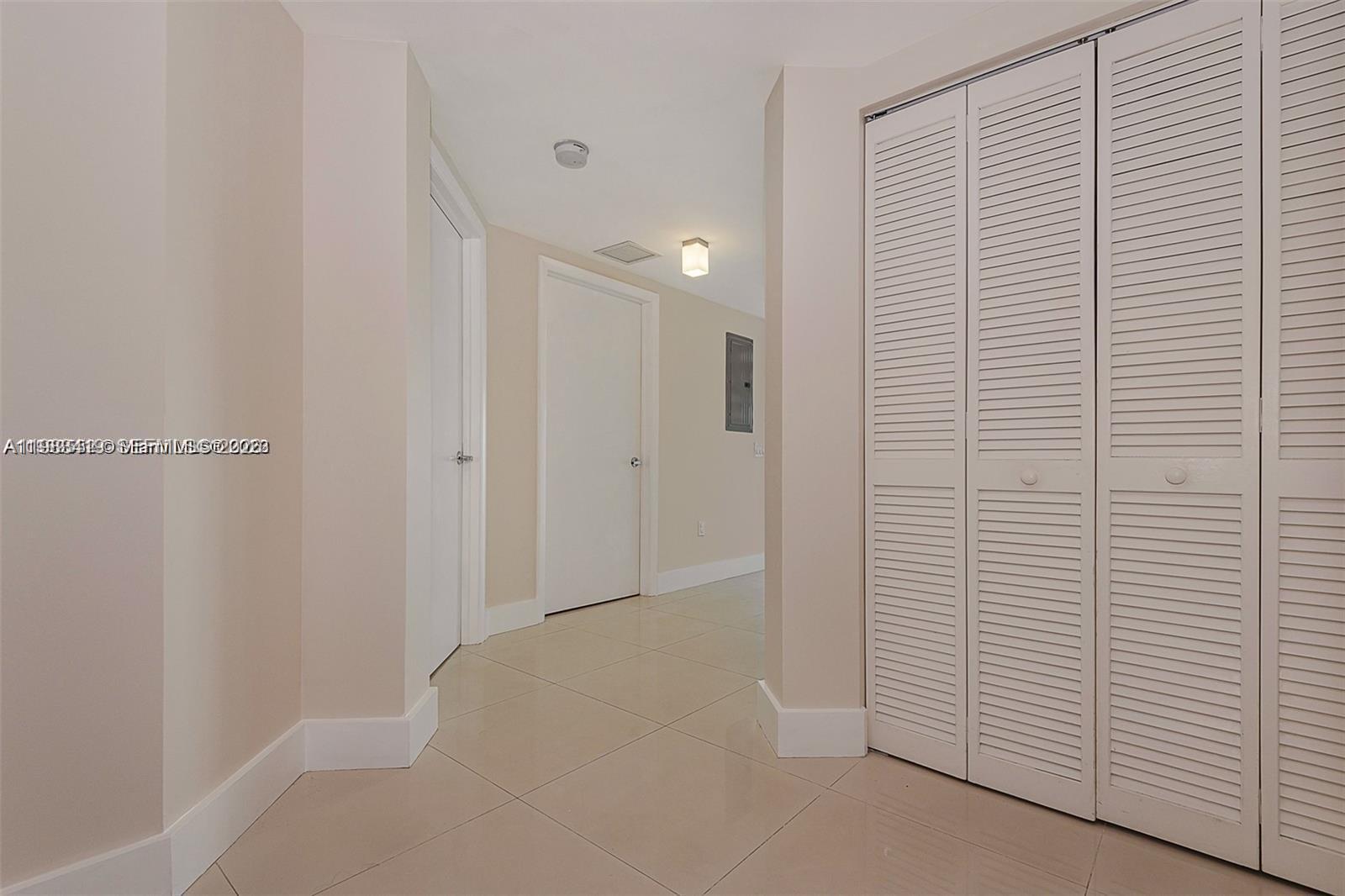 image Brickell on the River South23