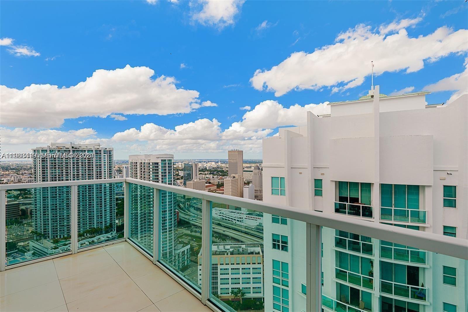 image Brickell on the River South26