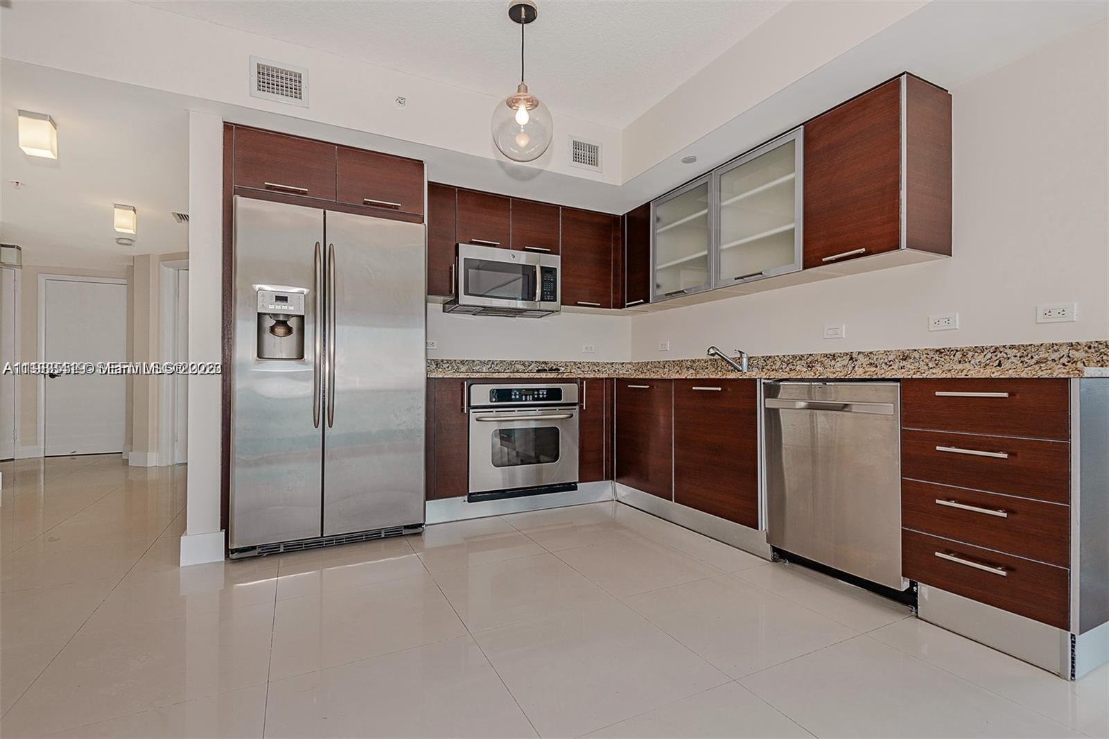 image Brickell on the River South5