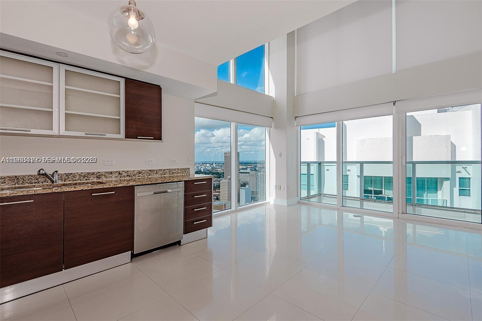 image Brickell on the River South7