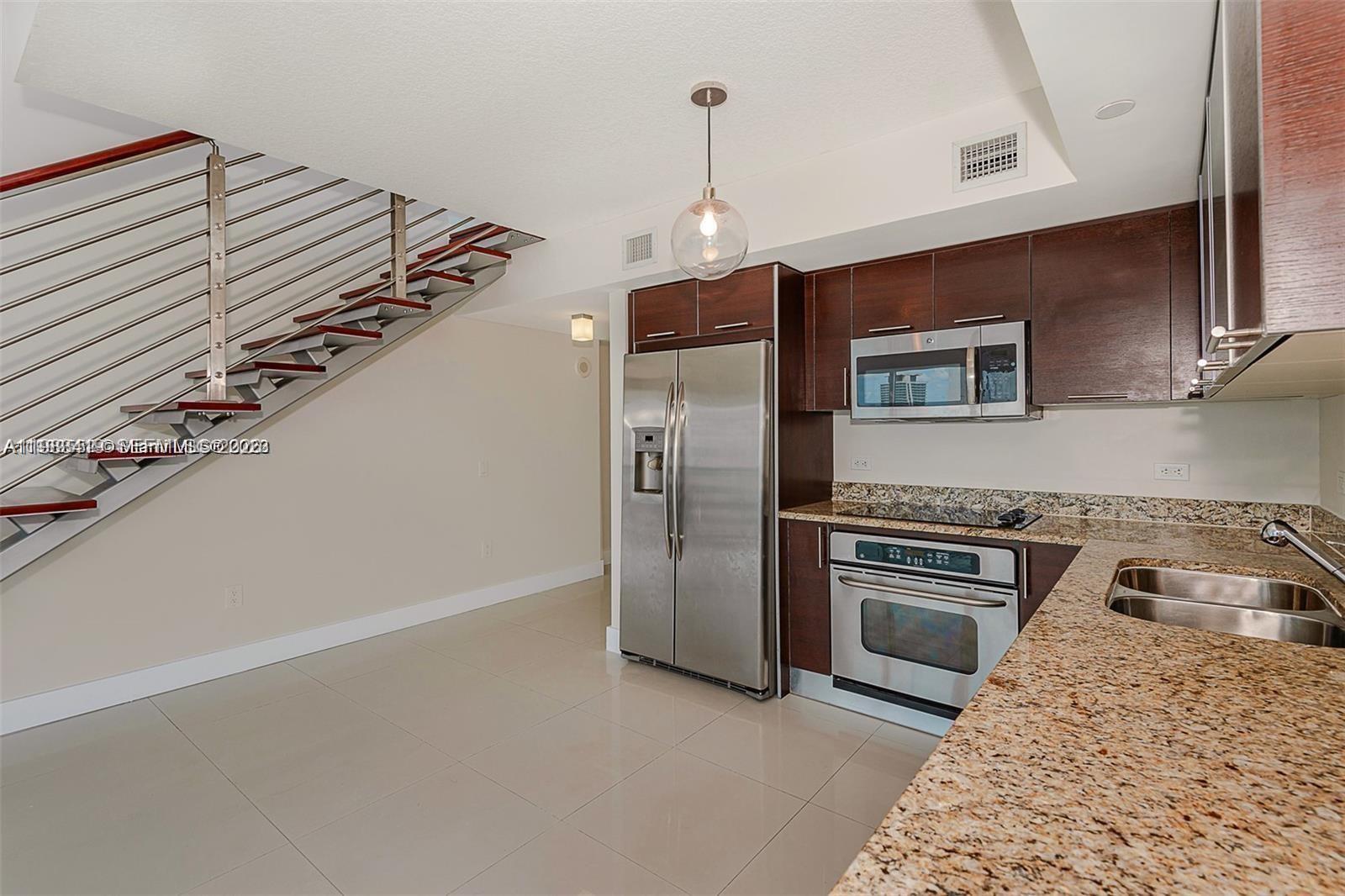 image Brickell on the River South8