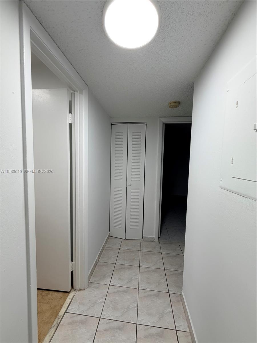 927 NE 199th St #206 Miami, FL 33179