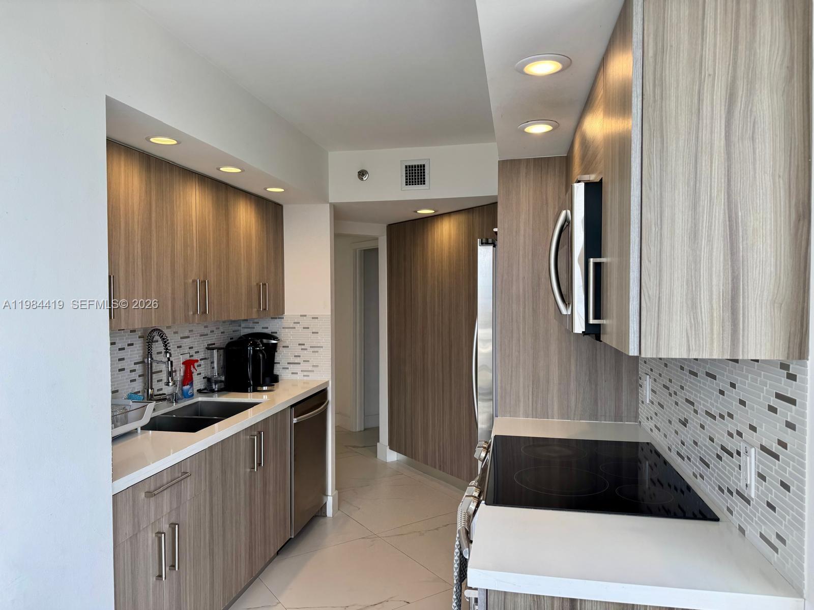 1000 Island Blvd #1410 Aventura, FL 33160