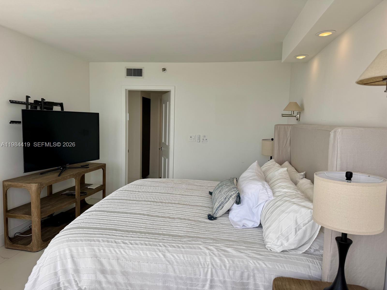 1000 Island Blvd #1410 Aventura, FL 33160